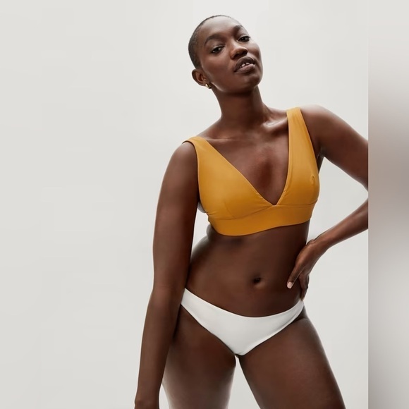 Everlane The Triangle Bikini Top in Marigold NWT SOLD OUT ONLINE - Picture 4 of 11